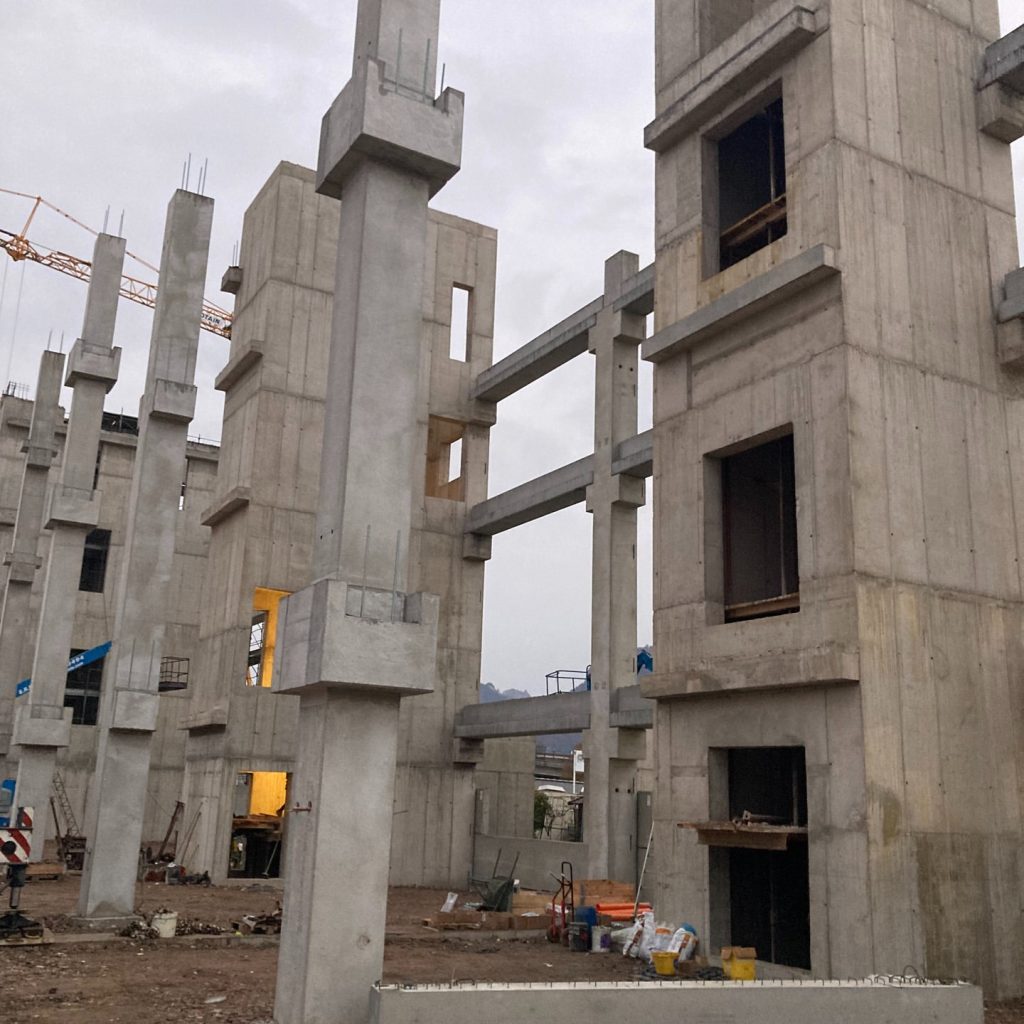 In realizzazione nuovo edificio di 5000 mq pluripiano con solaio Pigreco a Trento http://www.sipeprefabbricati.it/it/prodotti/pi-greco #sipeprefabbricati #sipesocietàindustriale #gruppoicm #prefabbricati #produzioneitaliana